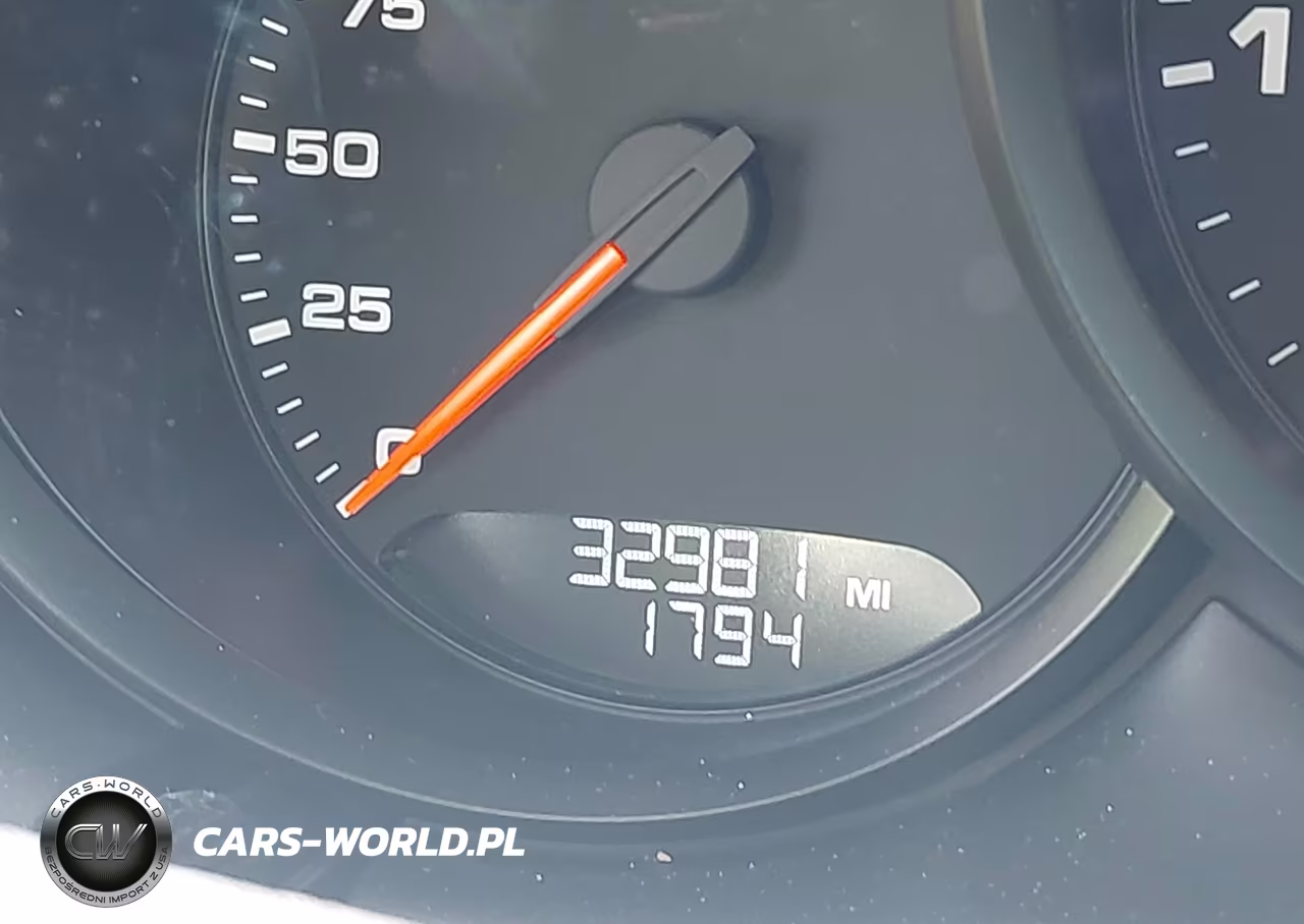 2019 Porsche Macan VIN:WP1AA2A54KLB00545 - 16