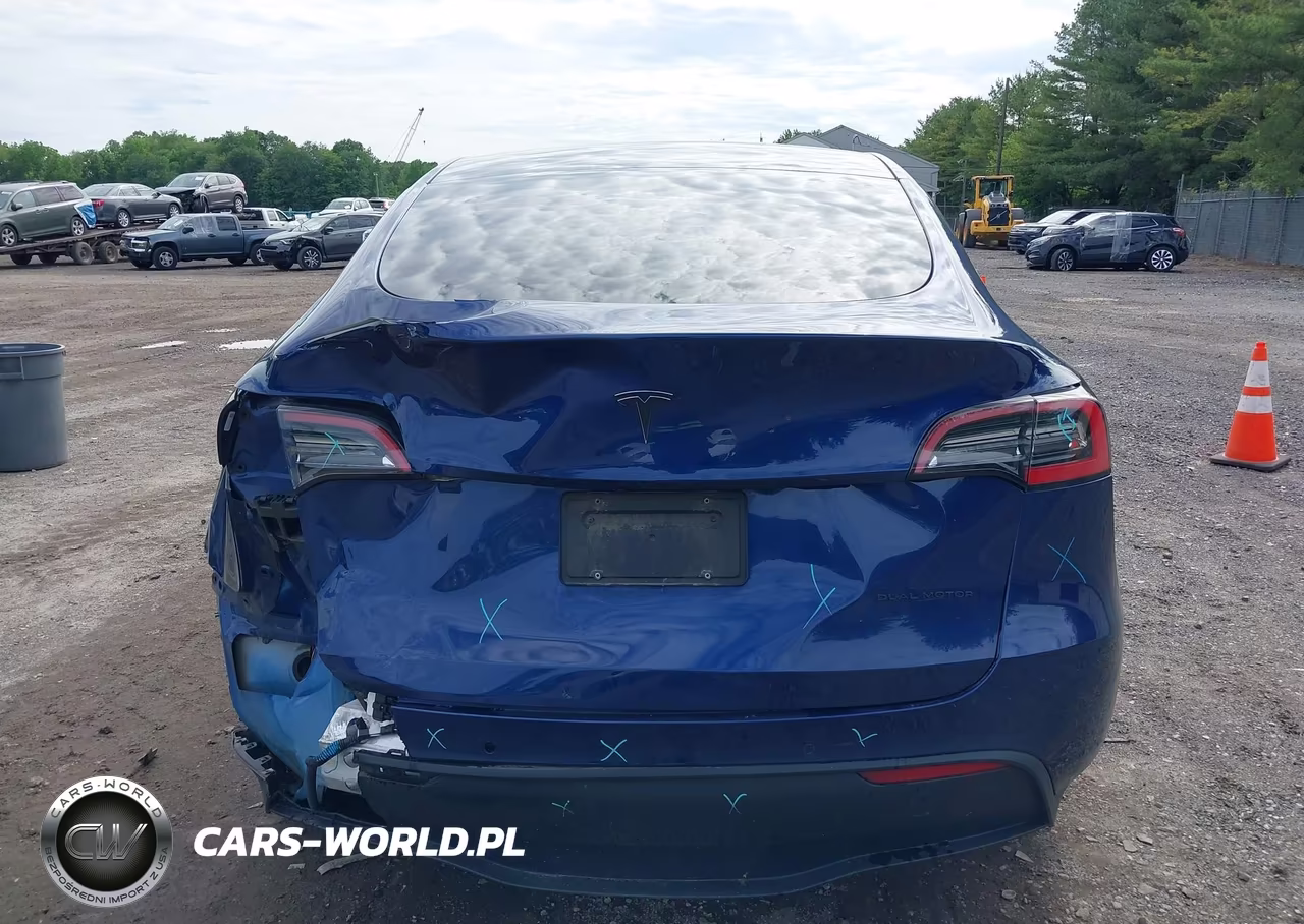 2020 Tesla Model Y Long Range Dual Motor All-Wheel Drive VIN:5YJYGDEE2LF043044 - 17