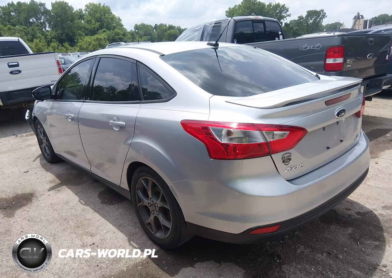 2014 Ford Focus Se VIN:1FADP3F20EL241186 - 3