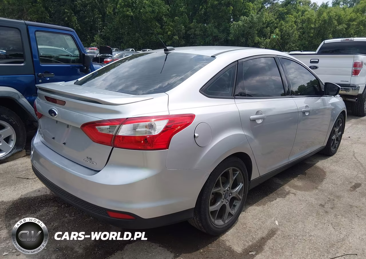 2014 Ford Focus Se VIN:1FADP3F20EL241186 - 4