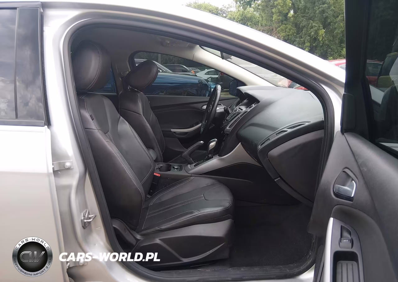 2014 Ford Focus Se VIN:1FADP3F20EL241186 - 5