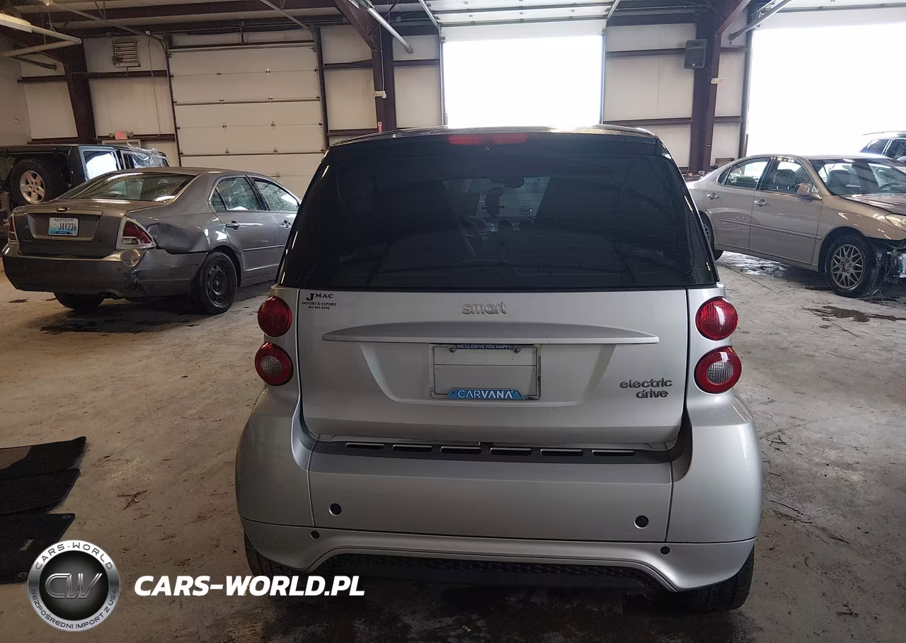 2015 Smart Fortwo Electric Drive Passion VIN:WMEEJ9AA5FK833368 - 17
