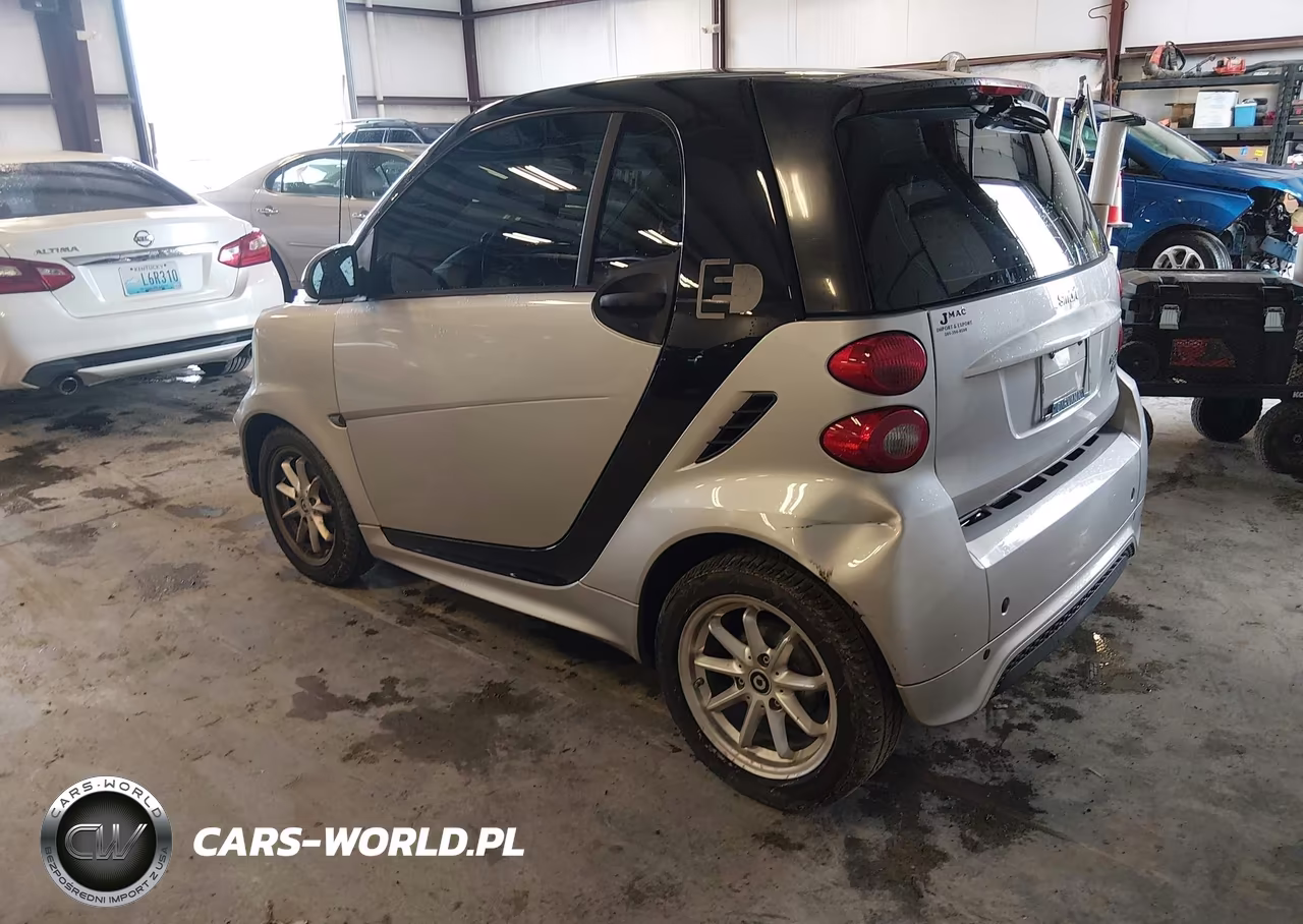 2015 Smart Fortwo Electric Drive Passion VIN:WMEEJ9AA5FK833368 - 3