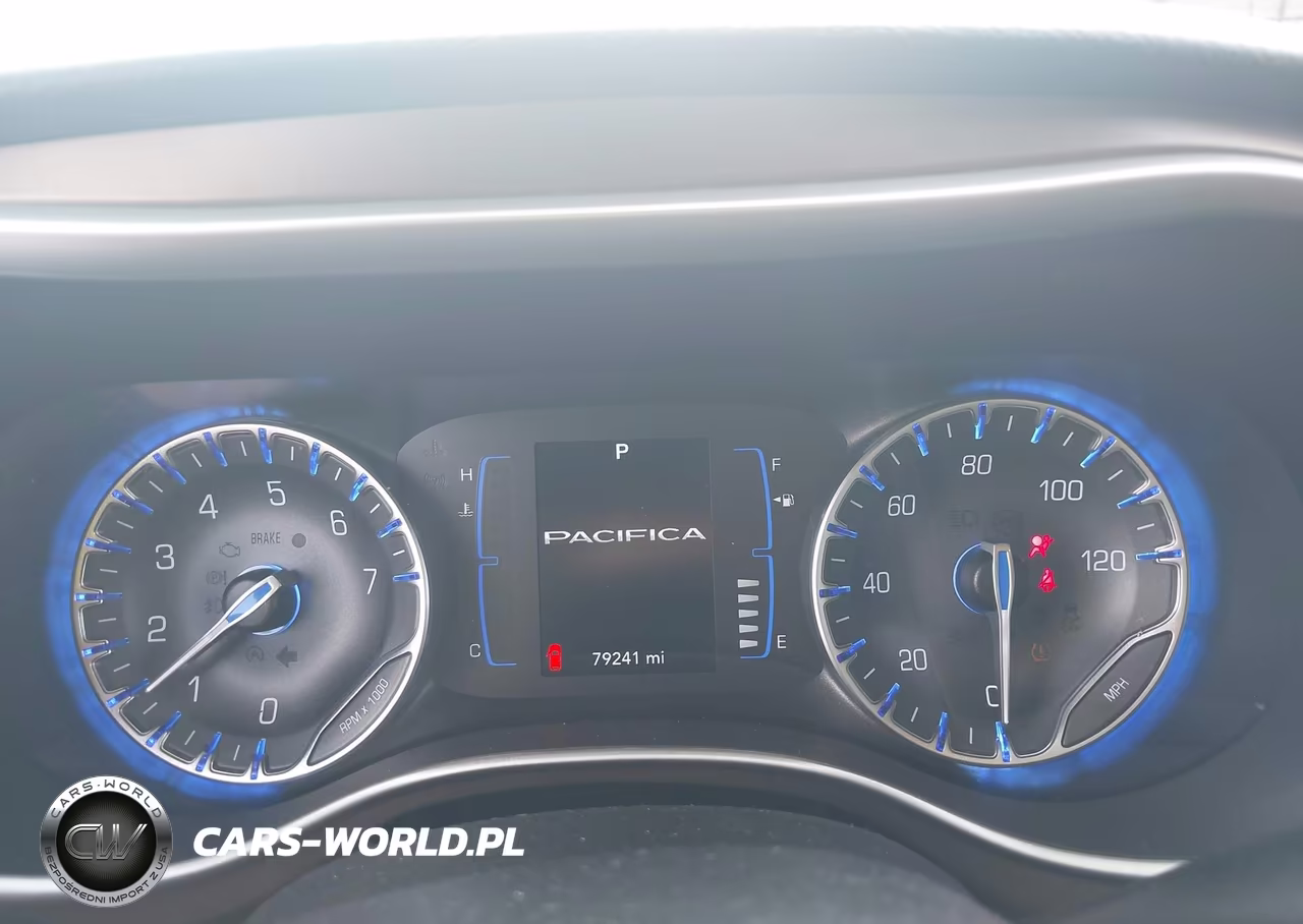2019 Chrysler Pacifica Touring L VIN:2C4RC1BG8KR698302 - 7