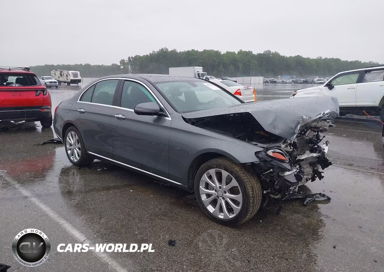 2017 Mercedes-Benz E 300 4Matic – zdjęcie 1 z 17