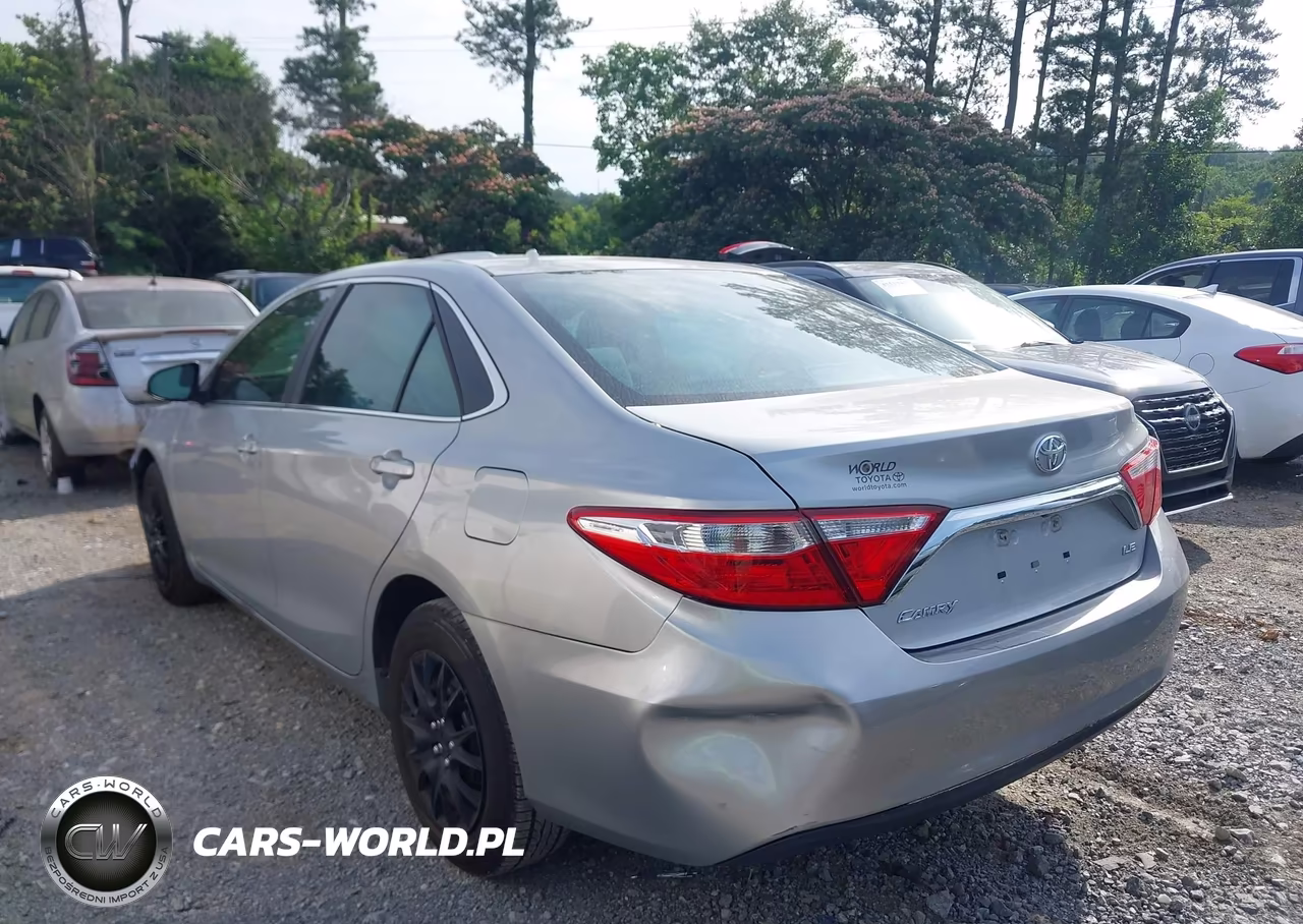 2015 Toyota Camry Le VIN:4T1BF1FK9FU082166 - 3