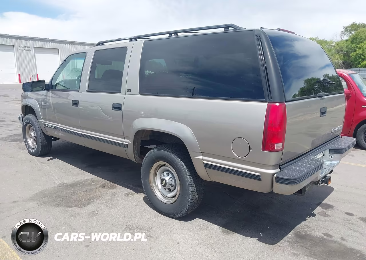 1999 Chevrolet Suburban 2500 VIN:1GNGK26J8XJ553897 - 3