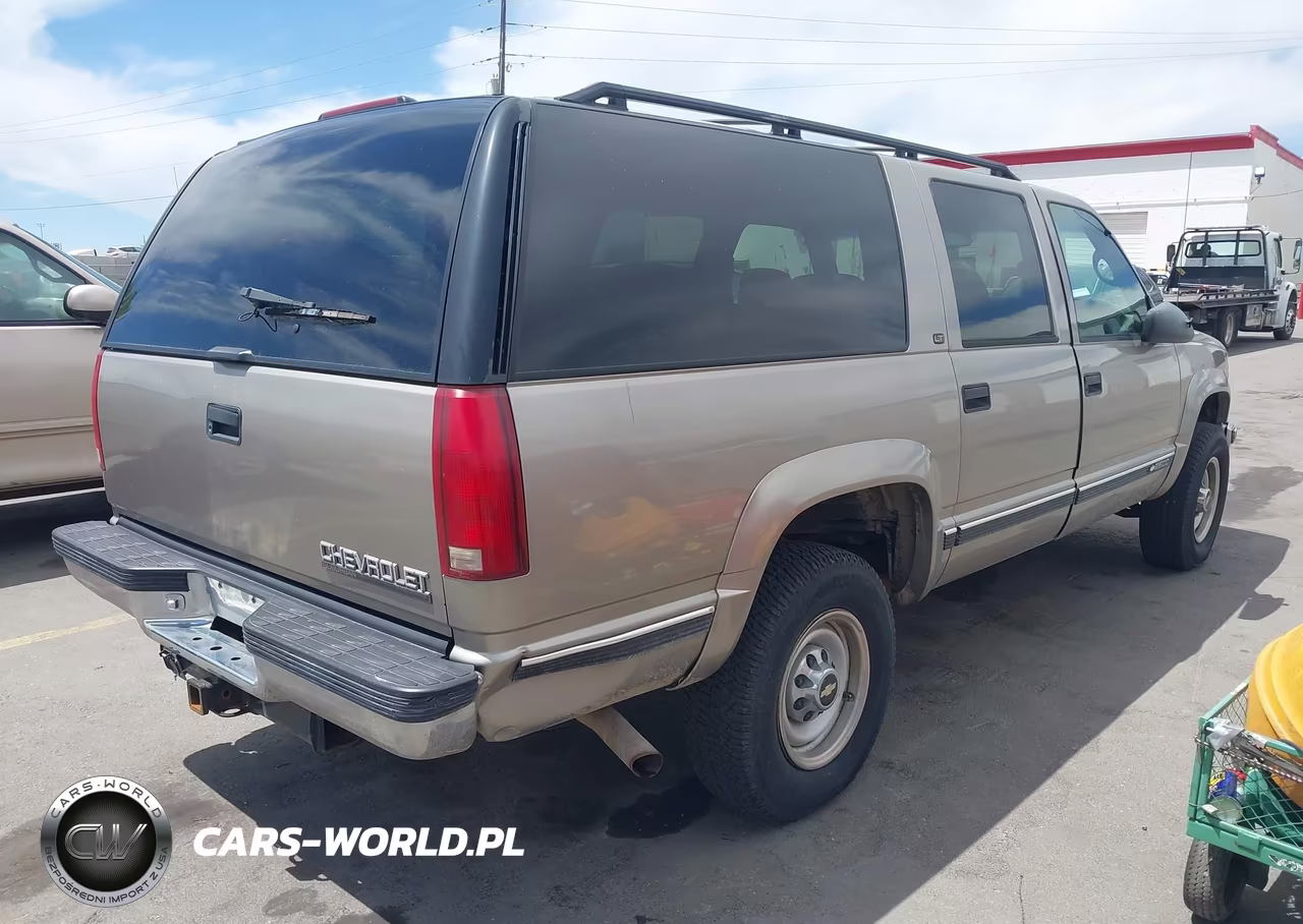 1999 Chevrolet Suburban 2500 VIN:1GNGK26J8XJ553897 - 4