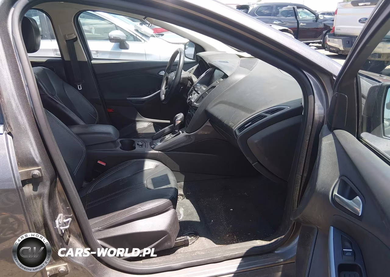 2012 Ford Focus Titanium VIN:1FAHP3N20CL236036 - 5