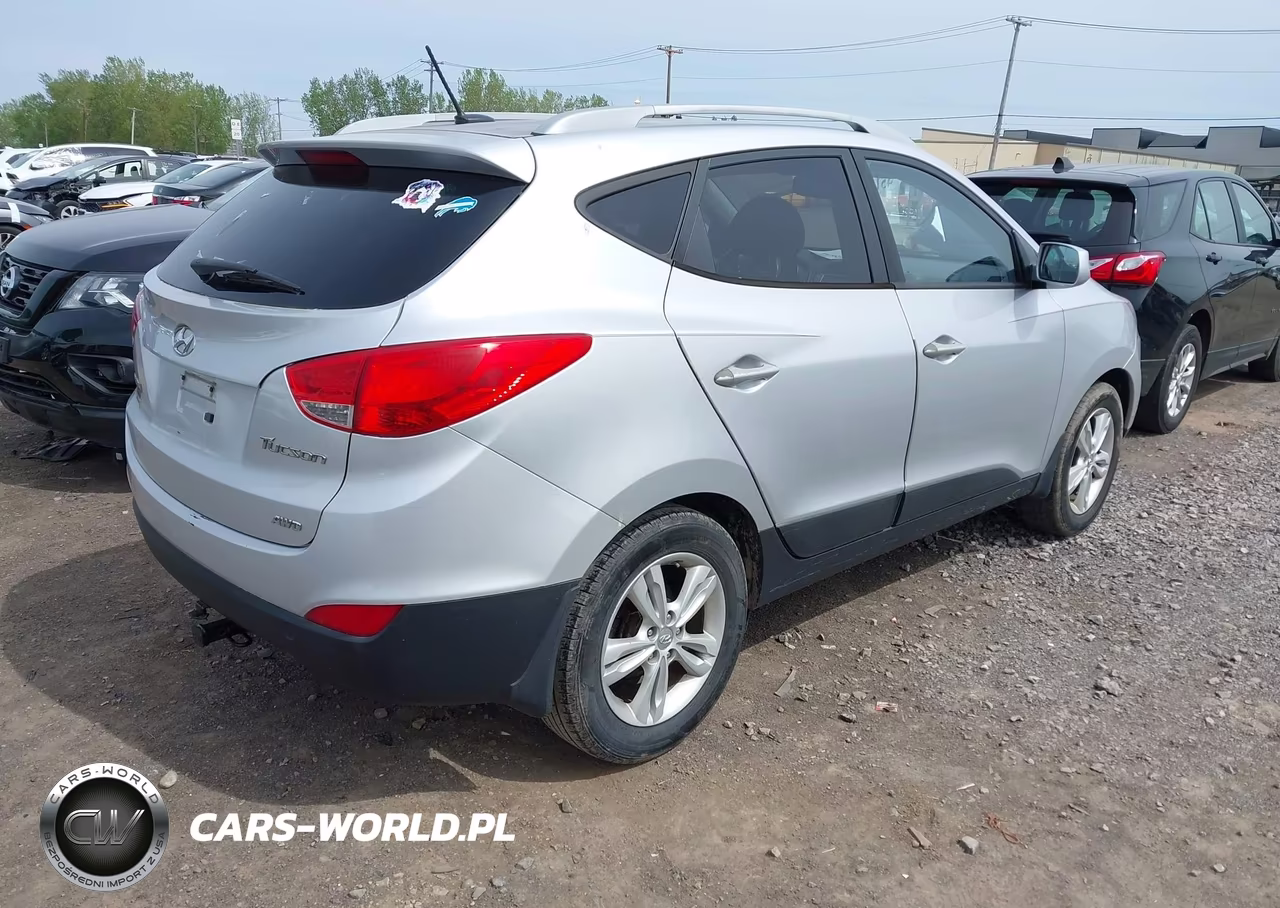 2010 Hyundai Tucson Gls VIN:KM8JUCAC4AU075633 - 4