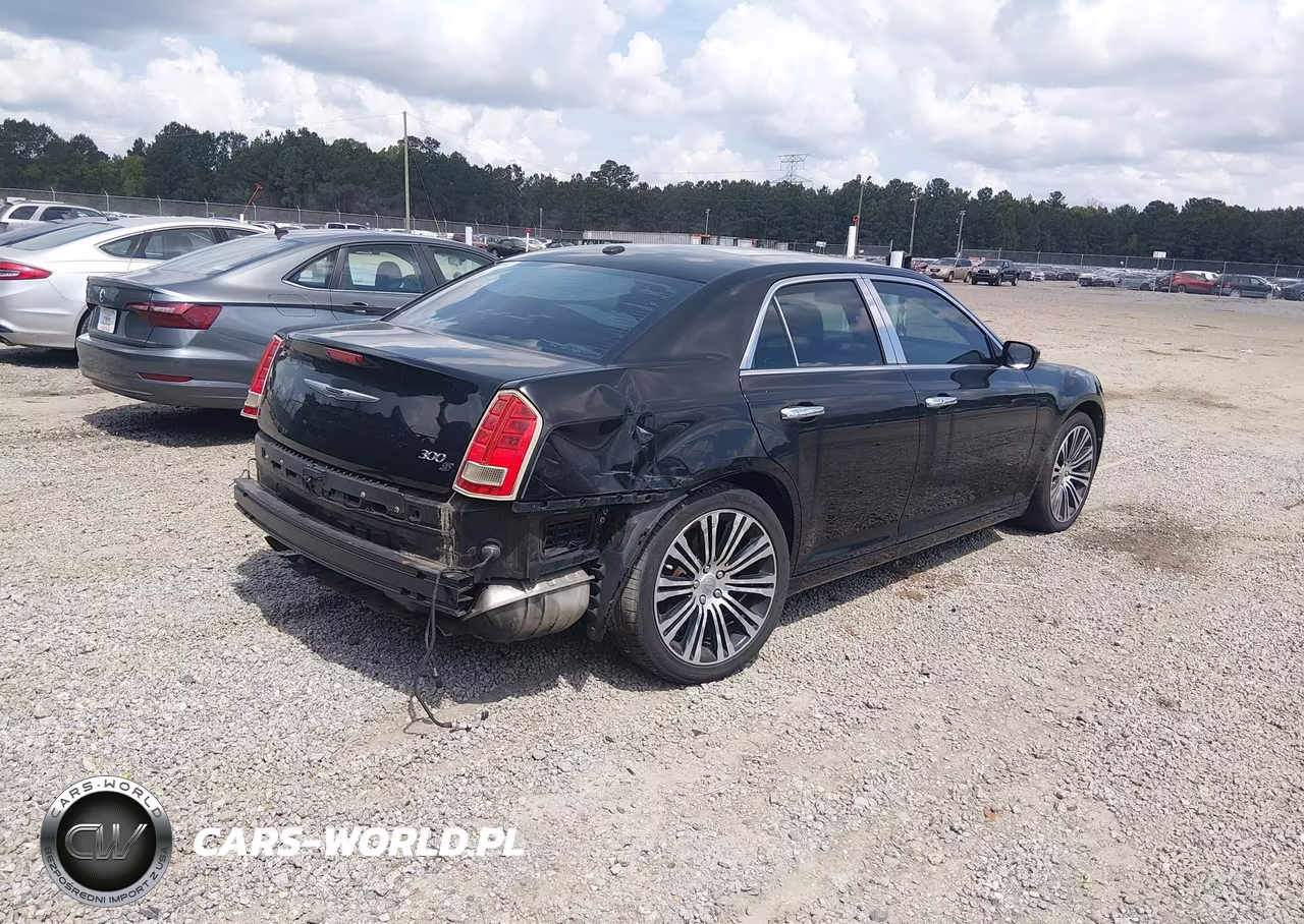 2014 Chrysler 300 300S VIN:2C3CCABG9EH119466 - 4