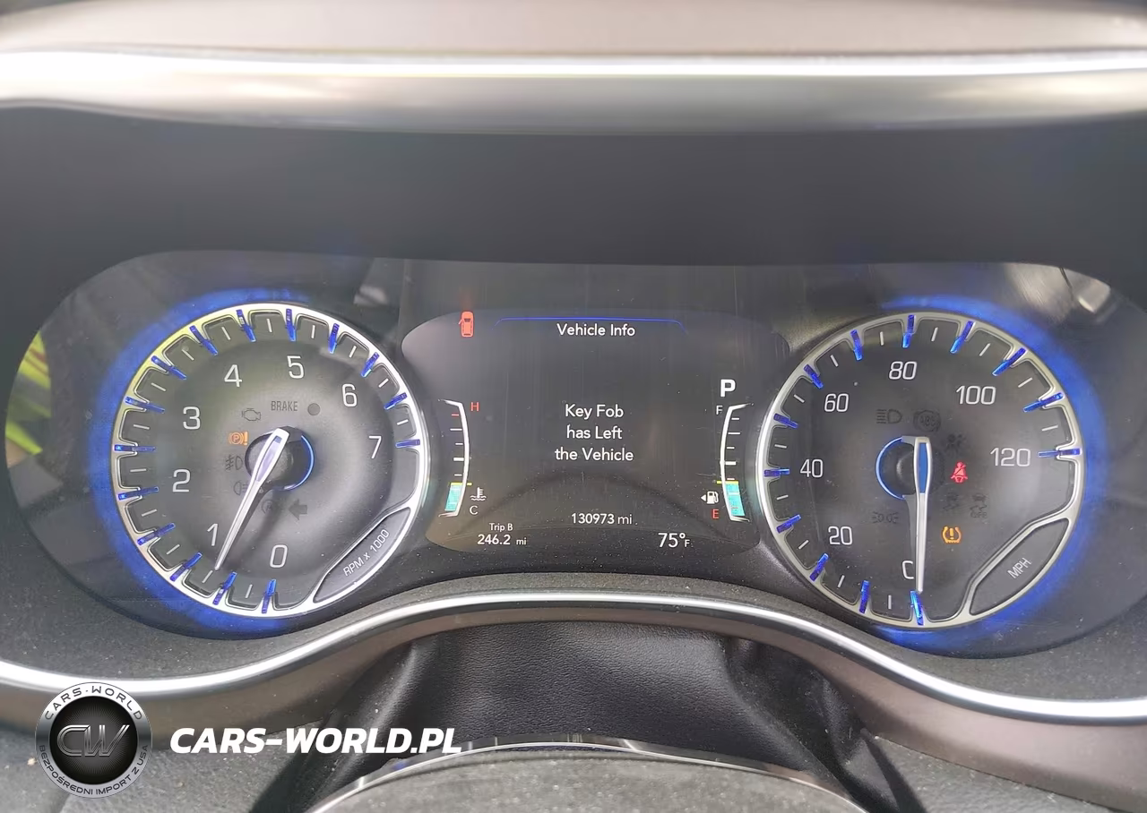 2018 Chrysler Pacifica Touring L Plus VIN:2C4RC1EG9JR194545 - 7