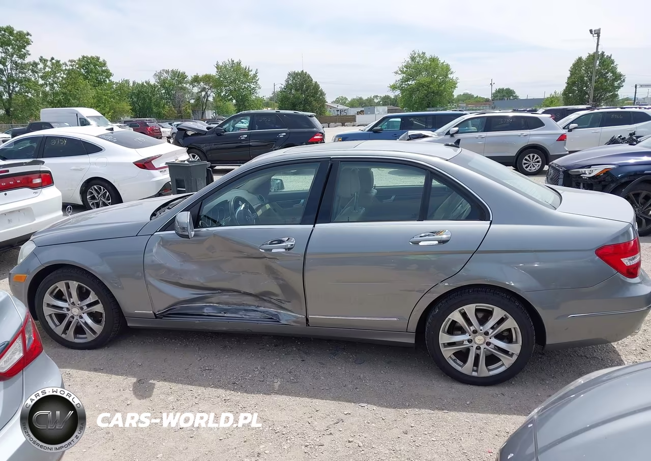 2013 Mercedes-Benz C 300 Luxury 4Matic VIN:WDDGF8AB0DR244346 - 14