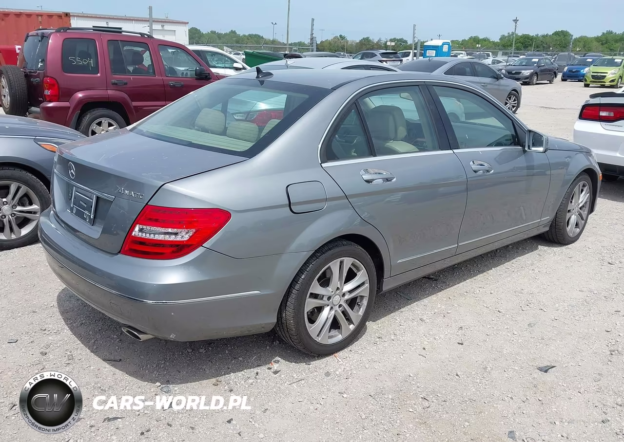 2013 Mercedes-Benz C 300 Luxury 4Matic VIN:WDDGF8AB0DR244346 - 4