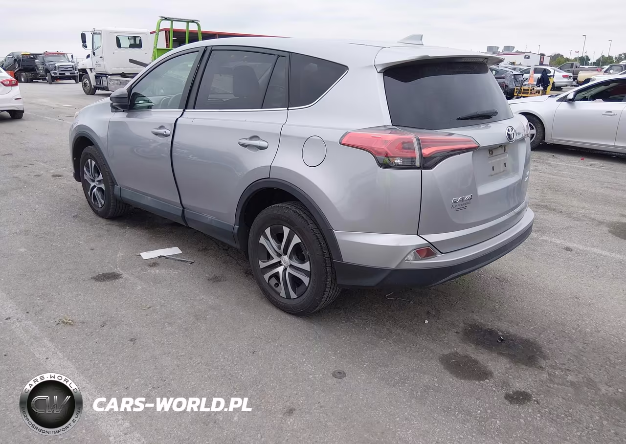 2018 Toyota Rav4 Le VIN:2T3BFREV0JW733839 - 3