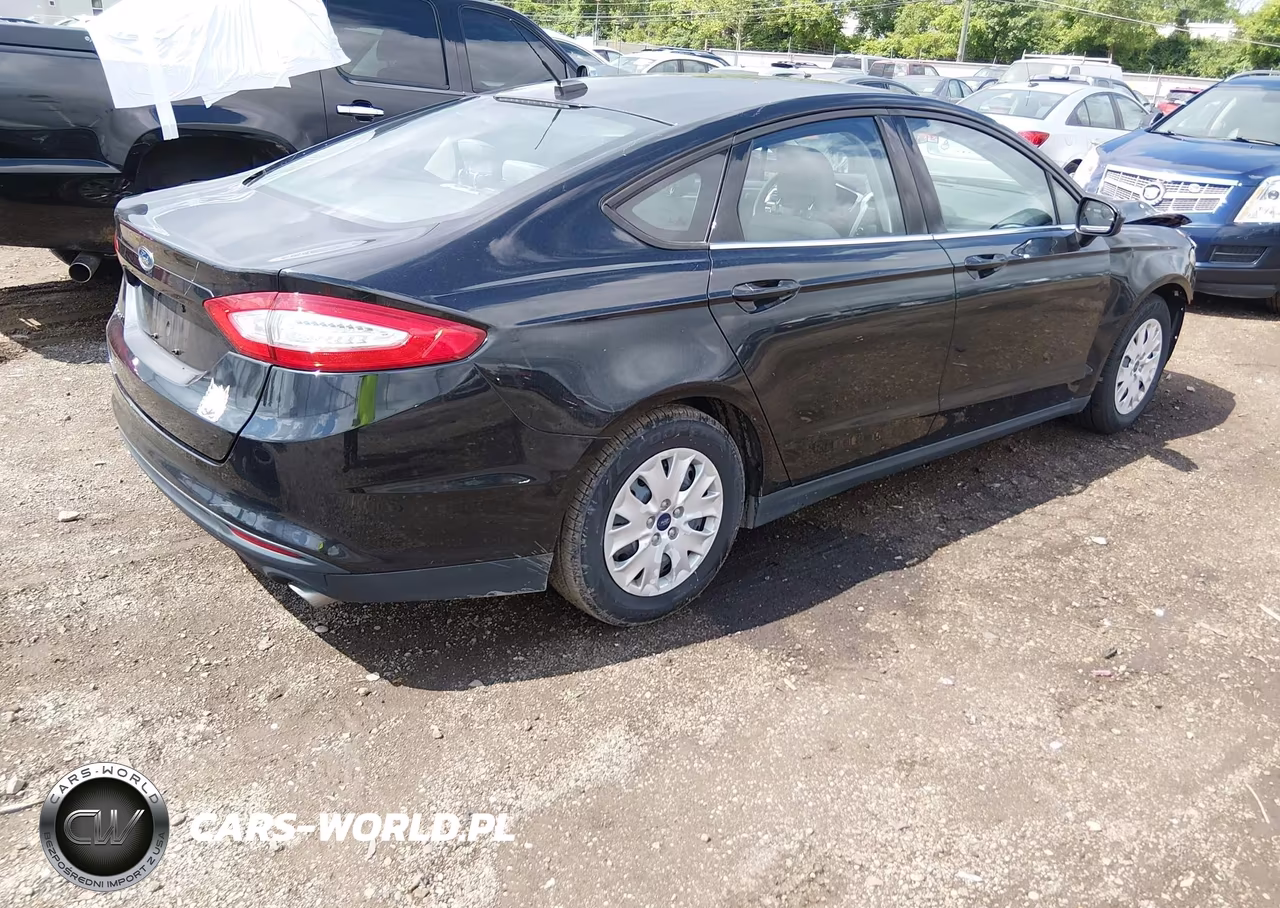 2013 Ford Fusion S VIN:3FA6P0G71DR120541 - 4