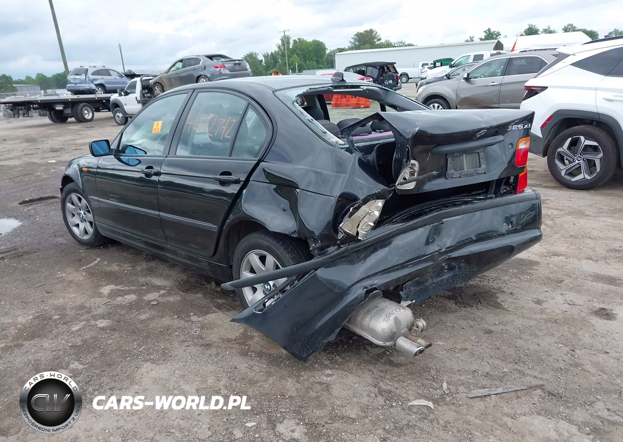 2005 BMW 325Xi VIN:WBAEU33495PR18139 - 3