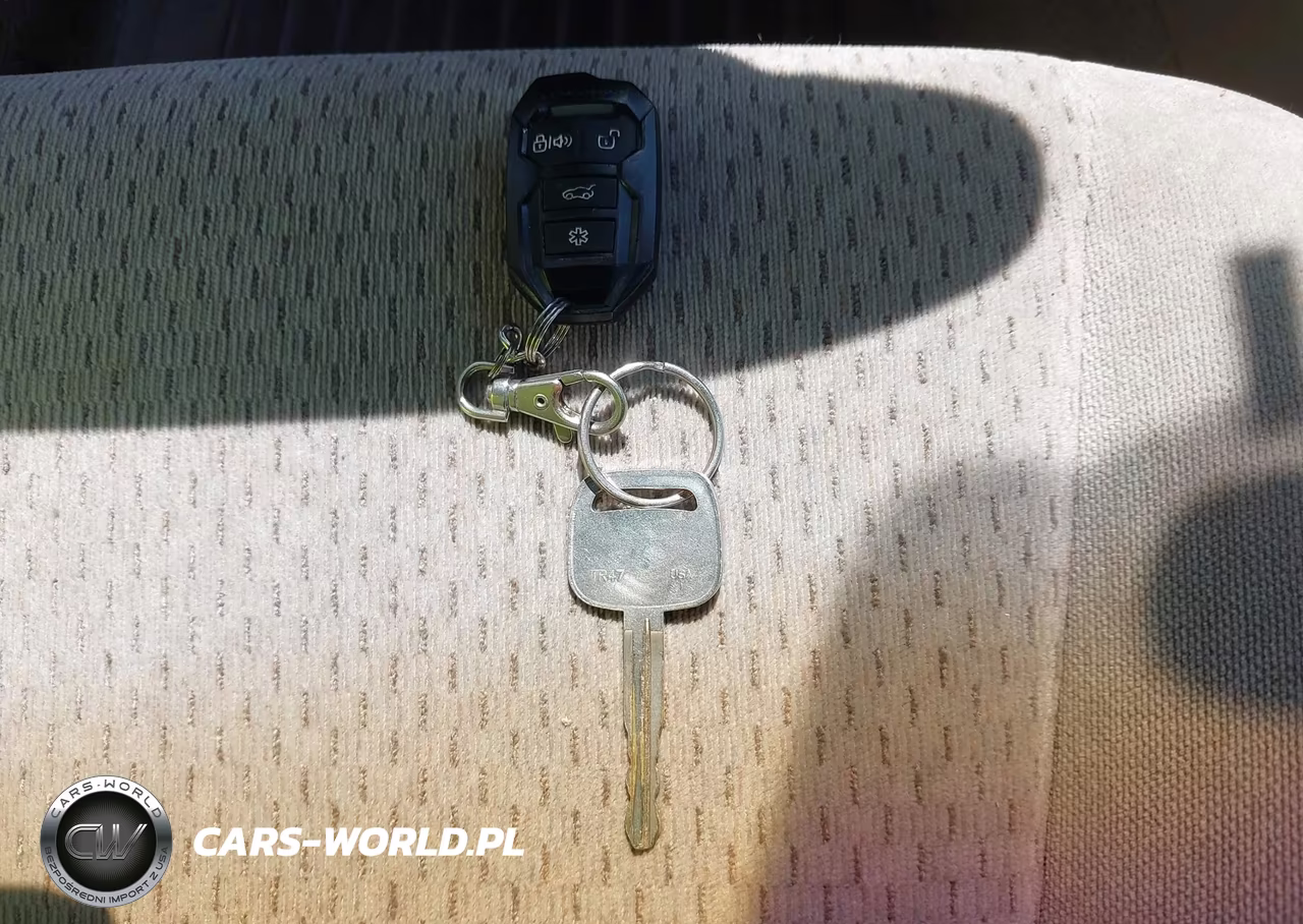 2003 Toyota Camry Le VIN:4T1BE32K73U763958 - 11