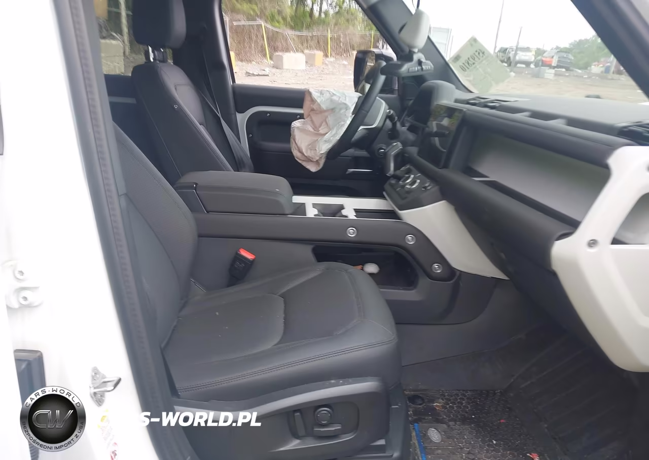 2025 Land Rover Defender 110 P400 S VIN:SALEJ7EUXS2435082 - 5