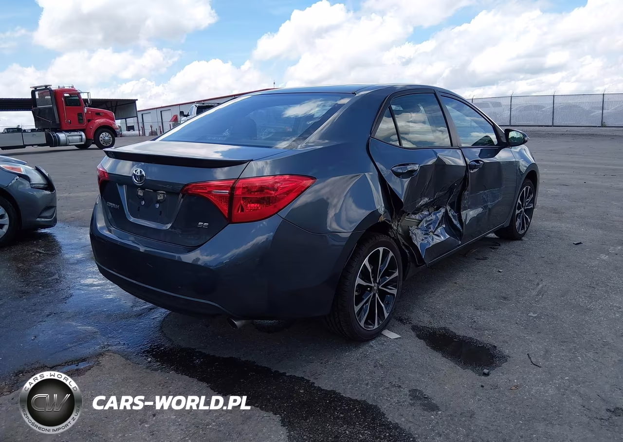 2018 Toyota Corolla Se VIN:5YFBURHE1JP827210 - 4