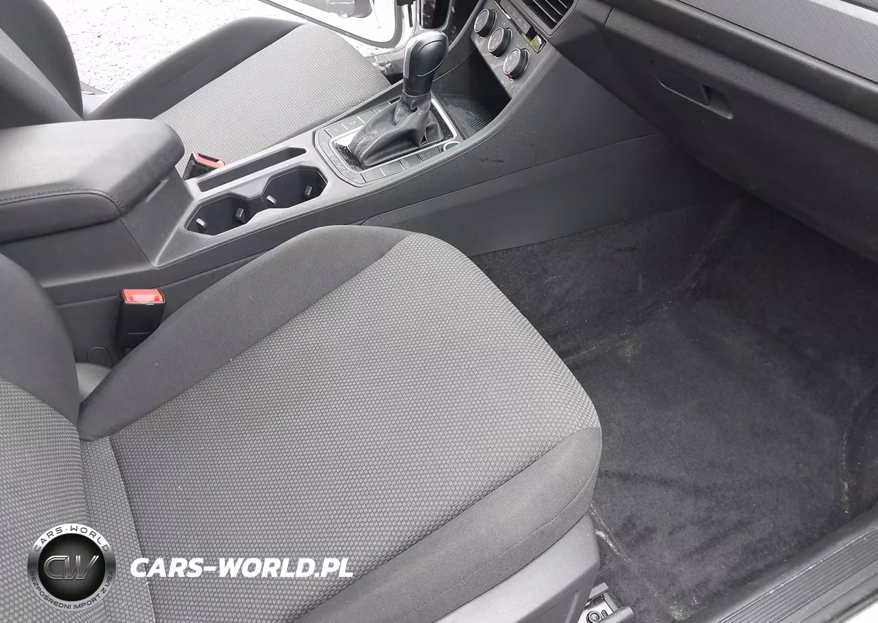 2019 Volkswagen Jetta S VIN:3VWC57BU5KM199681 - 5