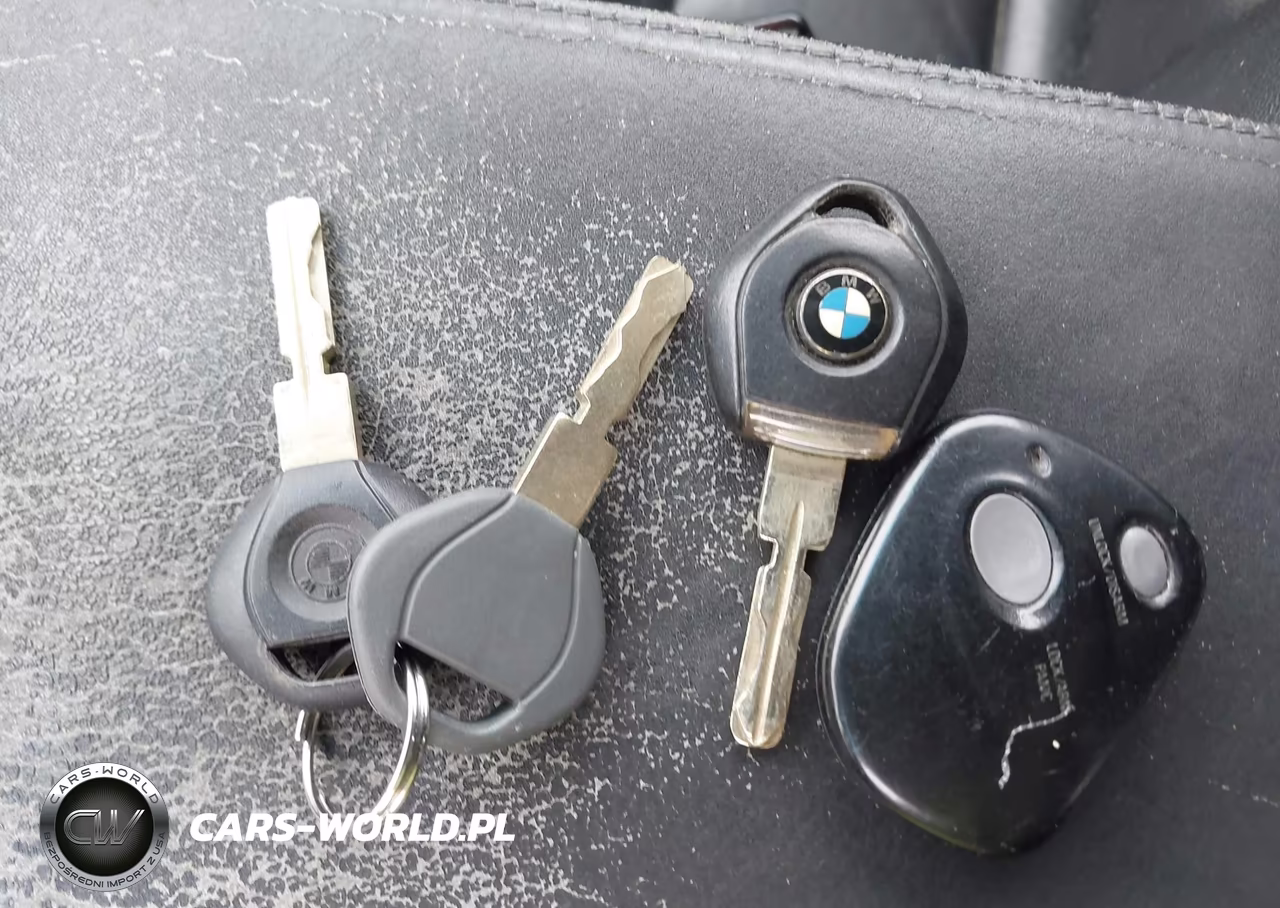 1998 BMW 328Is VIN:WBABG132XWET07112 - 11