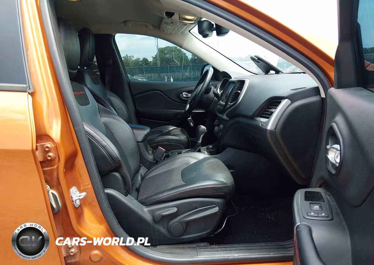 2014 Jeep Cherokee Trailhawk VIN:1C4PJMBSXEW251646 - 5