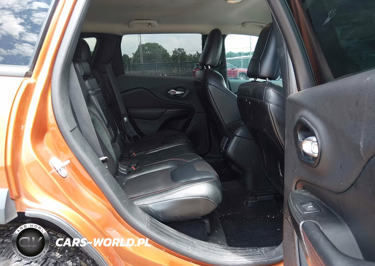 2014 Jeep Cherokee Trailhawk VIN:1C4PJMBSXEW251646 - 8