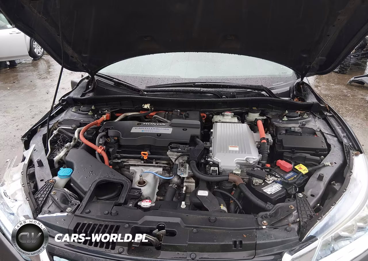 2015 Honda Accord Hybrid Touring VIN:1HGCR6F74FA011422 - 10