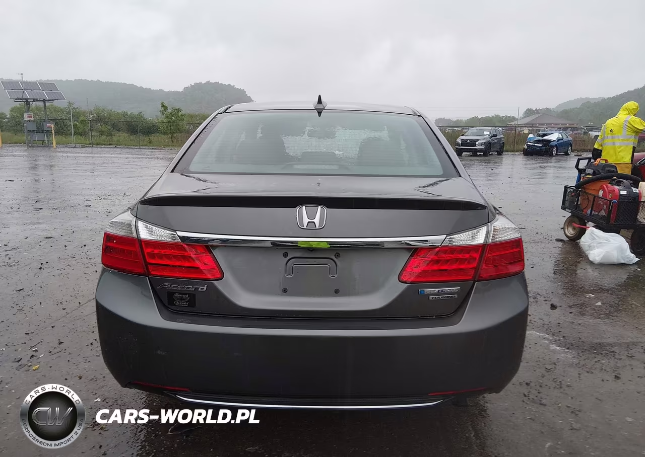 2015 Honda Accord Hybrid Touring VIN:1HGCR6F74FA011422 - 16