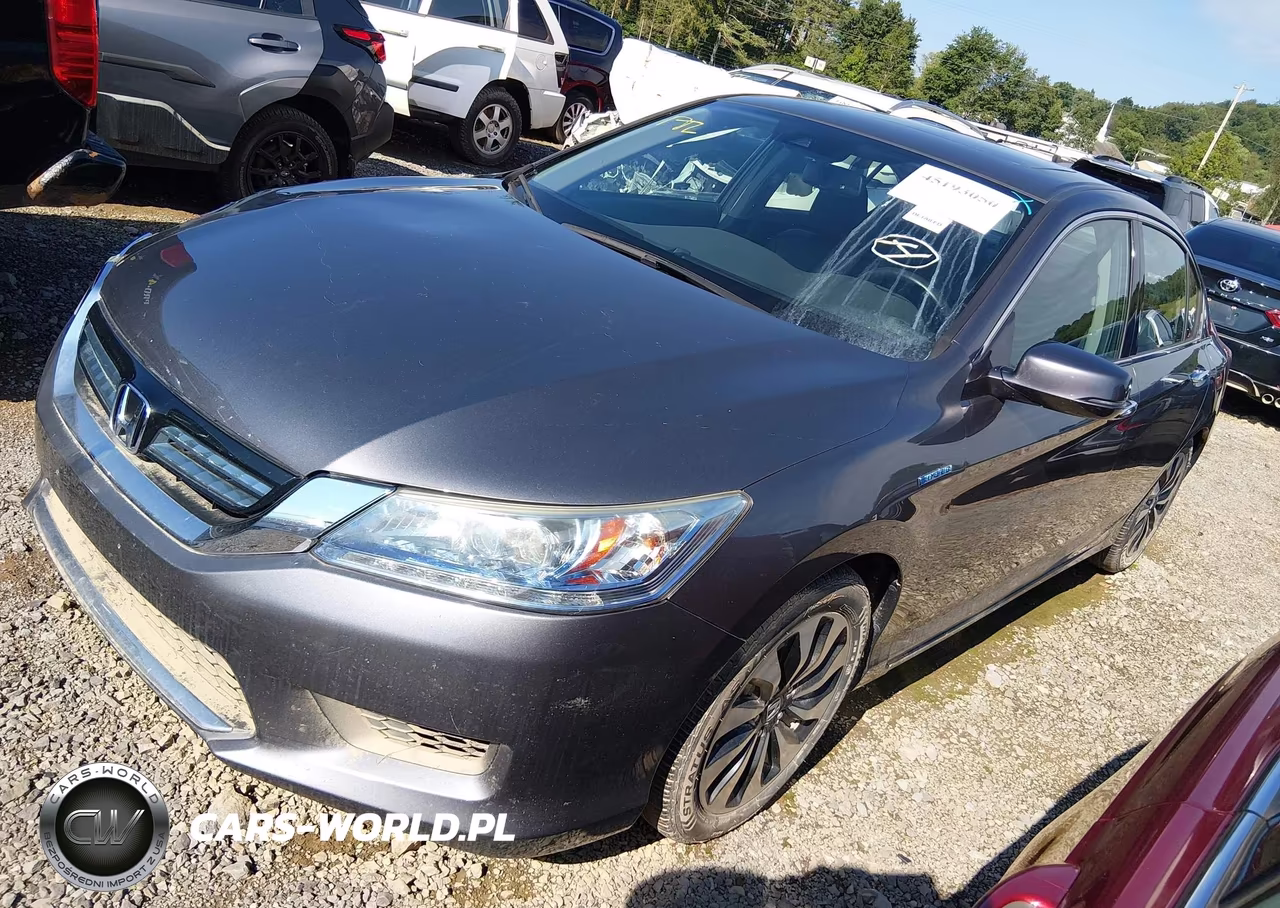2015 Honda Accord Hybrid Touring VIN:1HGCR6F74FA011422 - 2