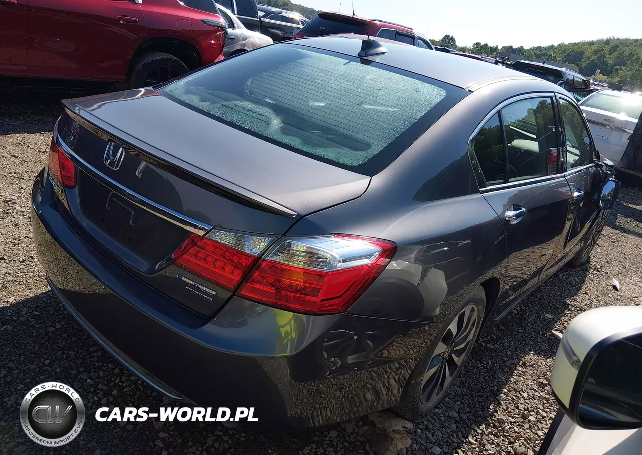2015 Honda Accord Hybrid Touring VIN:1HGCR6F74FA011422 - 4