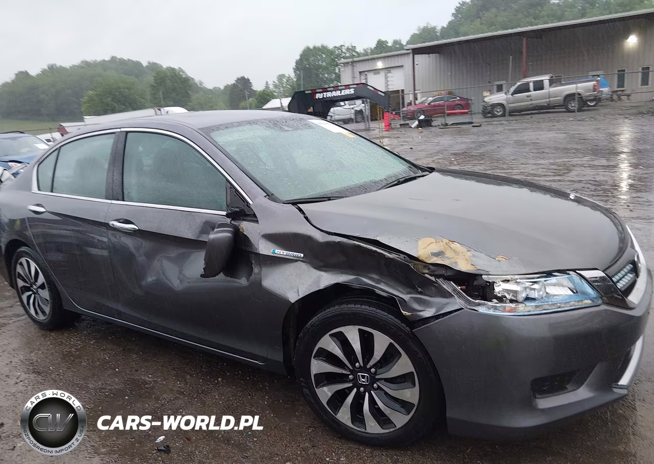 2015 Honda Accord Hybrid Touring VIN:1HGCR6F74FA011422 - 6