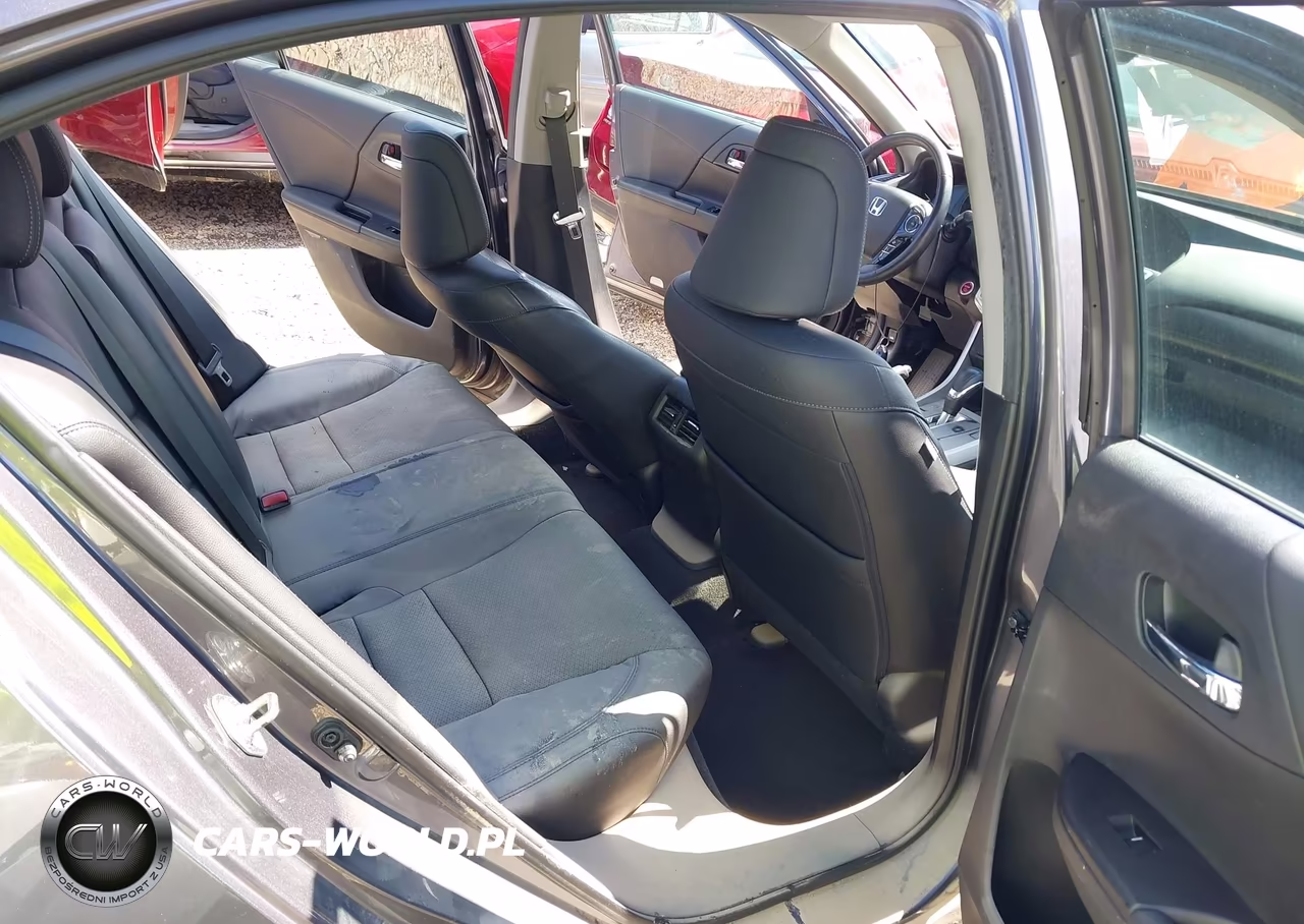 2015 Honda Accord Hybrid Touring VIN:1HGCR6F74FA011422 - 8