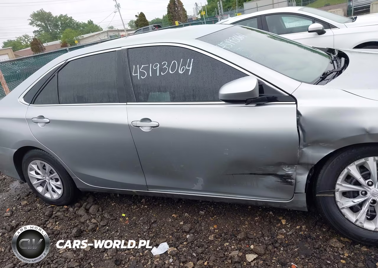 2015 Toyota Camry Le VIN:4T4BF1FKXFR490830 - 12