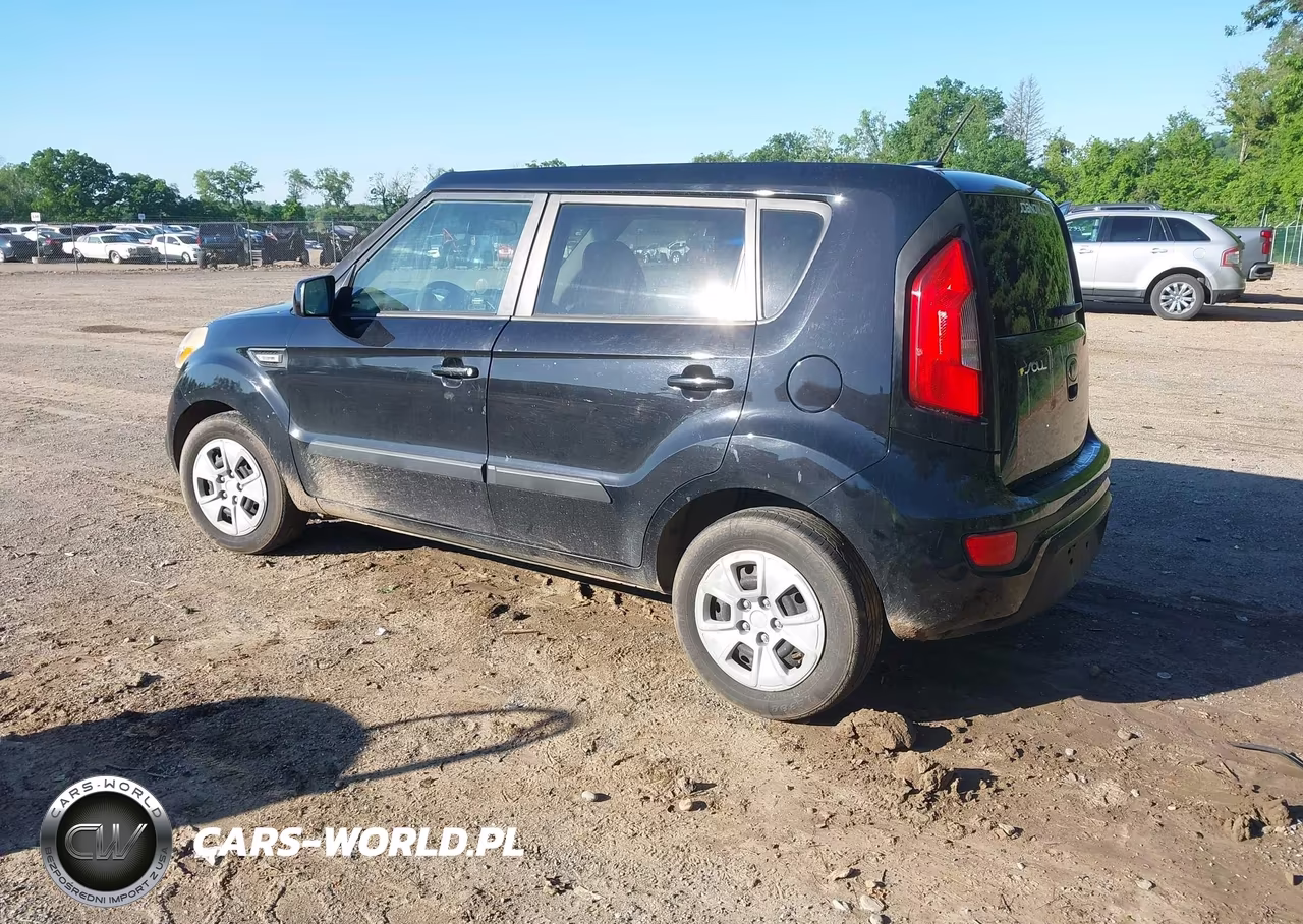 2013 Kia Soul VIN:KNDJT2A51D7503986 - 3