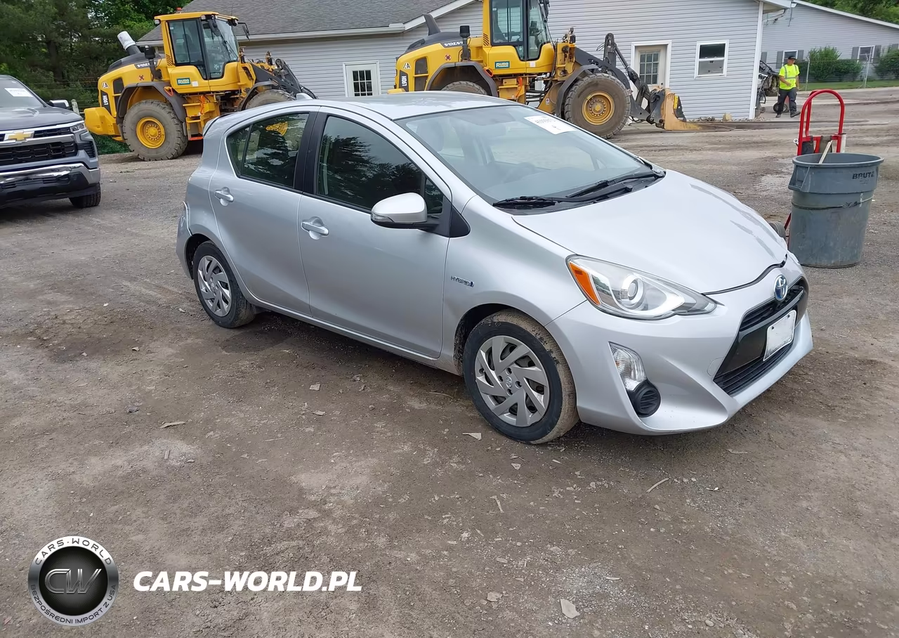 2015 Toyota Prius C Two – zdjęcie 1 z 17