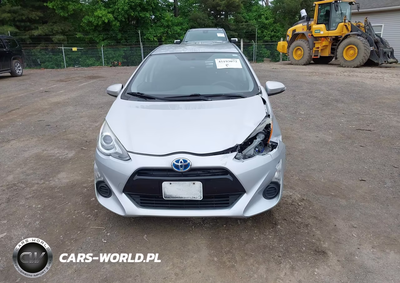 2015 Toyota Prius C Two VIN:JTDKDTB37F1101058 - 13