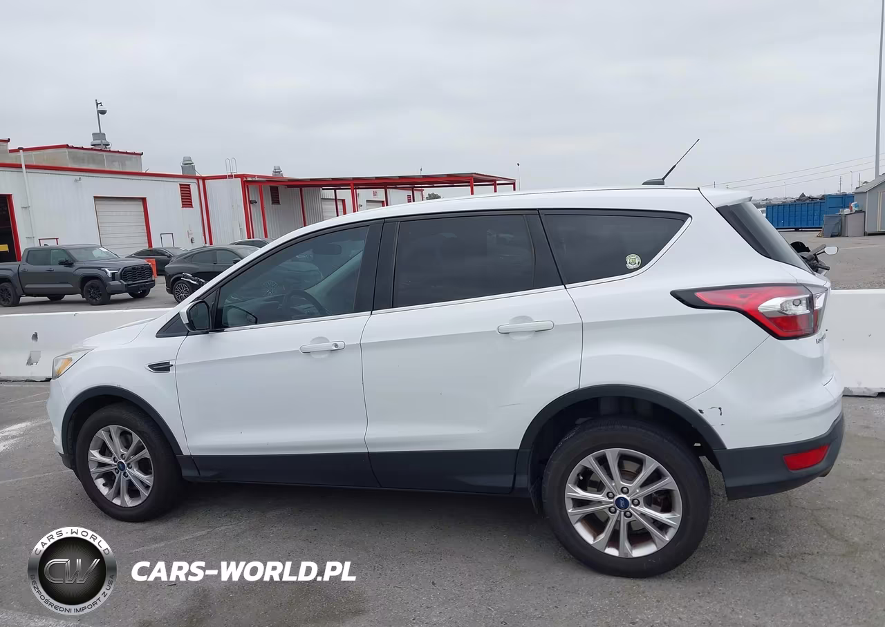 2017 Ford Escape Se VIN:1FMCU9GD7HUC02669 - 14