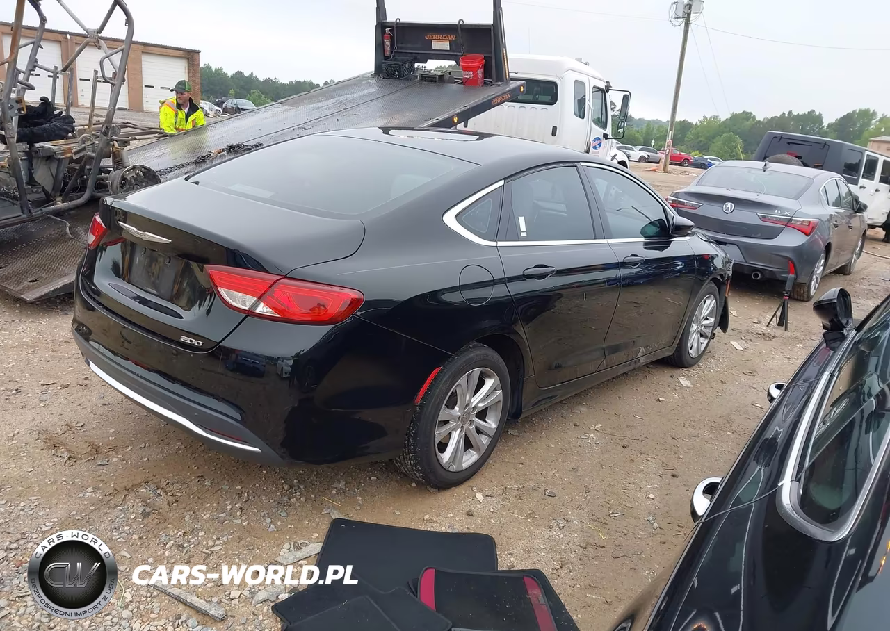 2016 Chrysler 200 Limited VIN:1C3CCCAB3GN130300 - 4