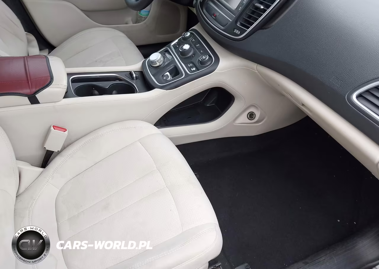 2016 Chrysler 200 Limited VIN:1C3CCCAB3GN130300 - 5