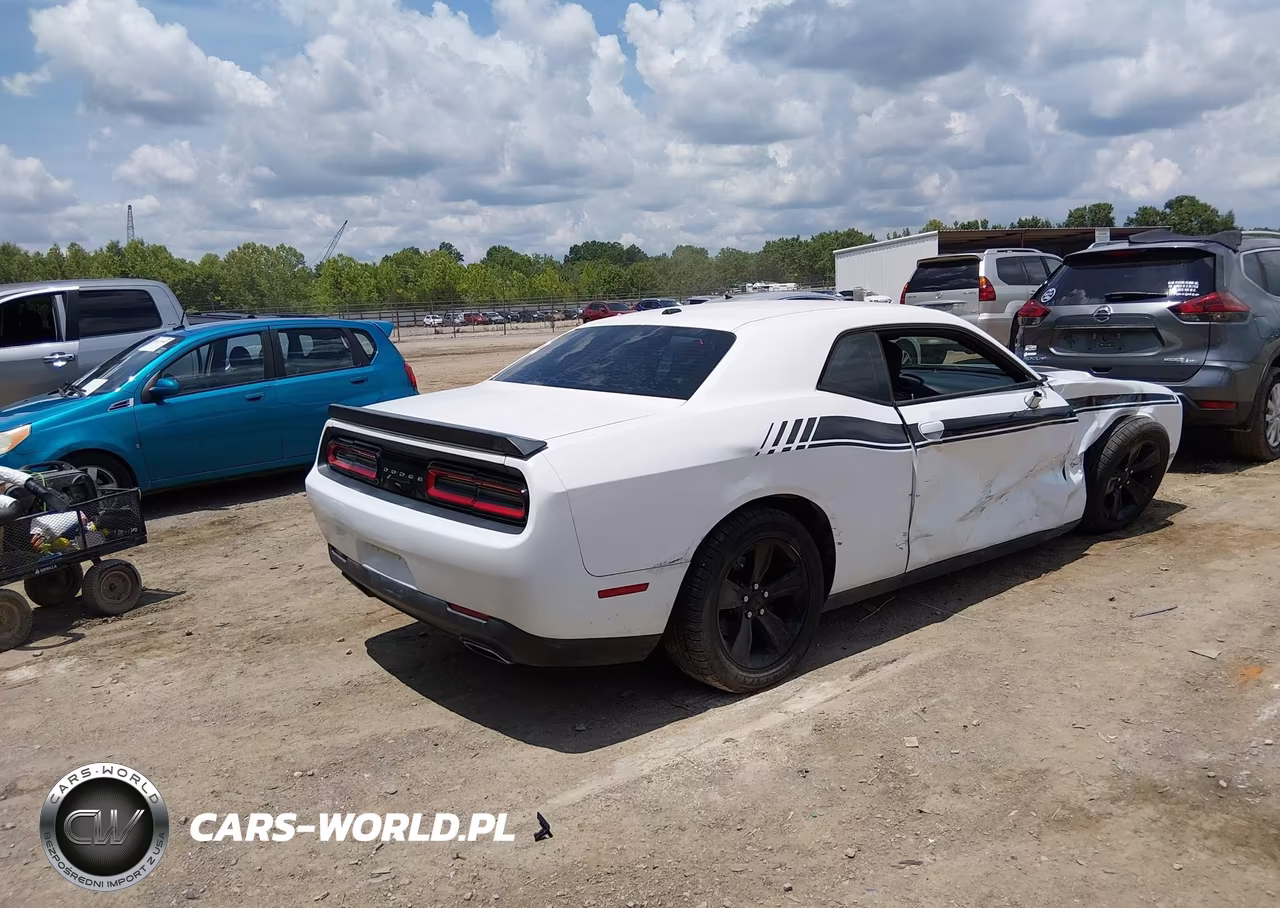 2015 Dodge Challenger Sxt VIN:2C3CDZAG6FH821128 - 4