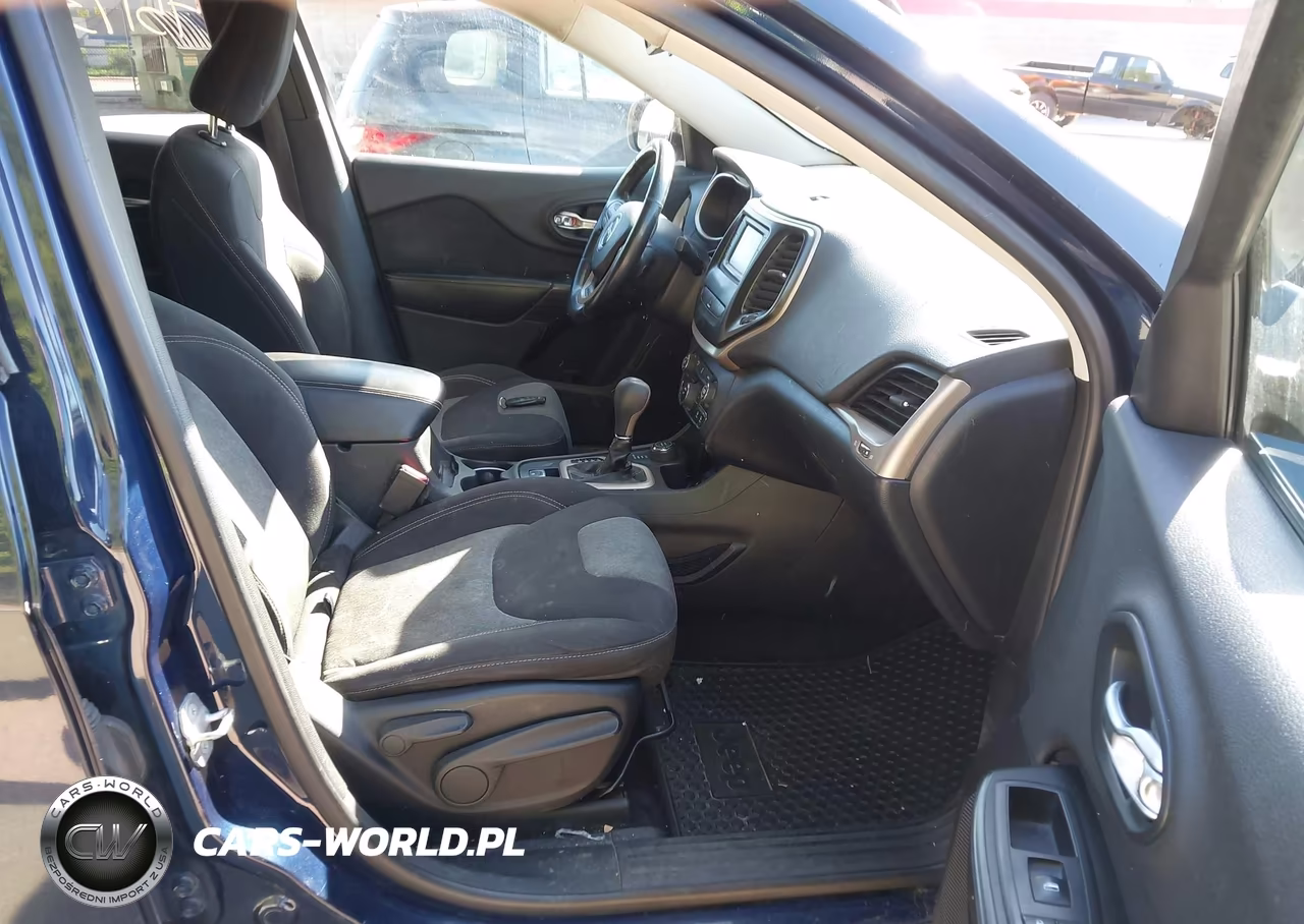 2014 Jeep Cherokee Latitude VIN:1C4PJMCS0EW147276 - 5