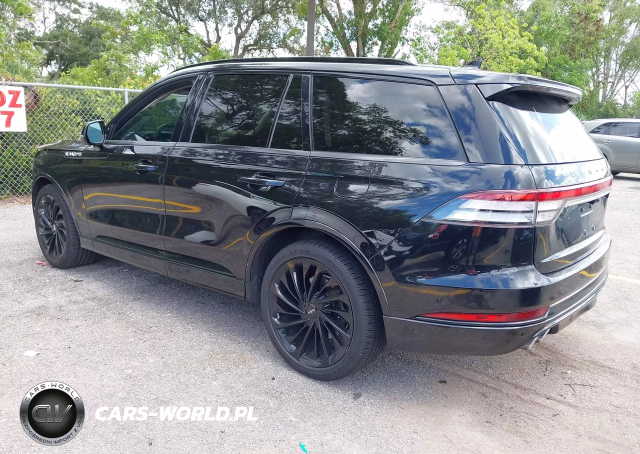 2023 Lincoln Aviator Reserve VIN:5LM5J7WC6PGL14274 - 3