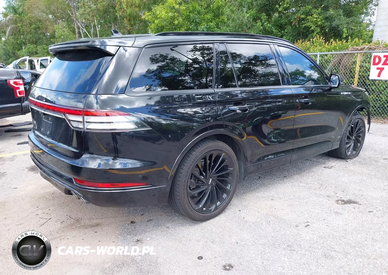 2023 Lincoln Aviator Reserve VIN:5LM5J7WC6PGL14274 - 4