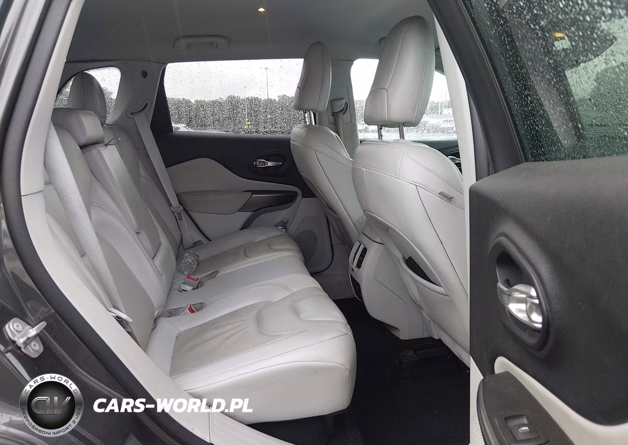 2020 Jeep Cherokee Limited 4X4 VIN:1C4PJMDX4LD647721 - 8