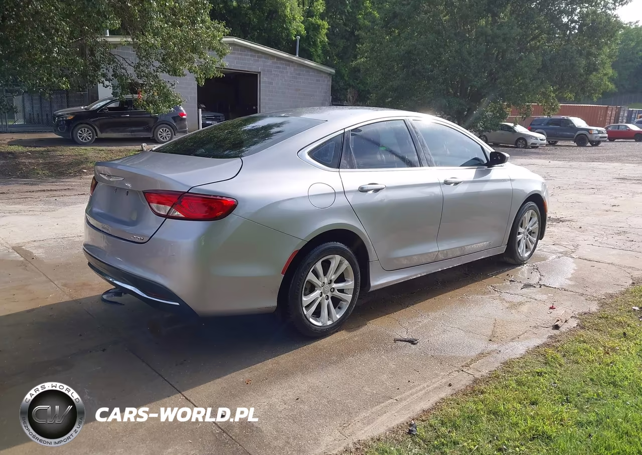 2015 Chrysler 200 Limited VIN:1C3CCCAB3FN571309 - 4