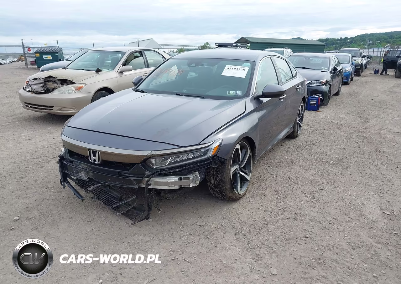 2018 Honda Accord Sport VIN:1HGCV1F33JA250724 - 2