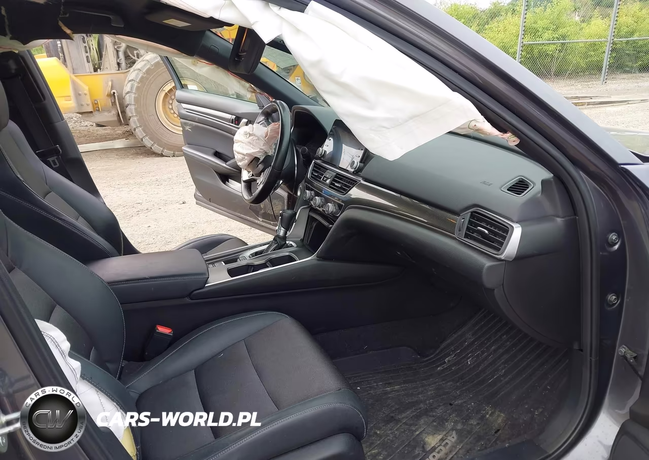 2018 Honda Accord Sport VIN:1HGCV1F33JA250724 - 5