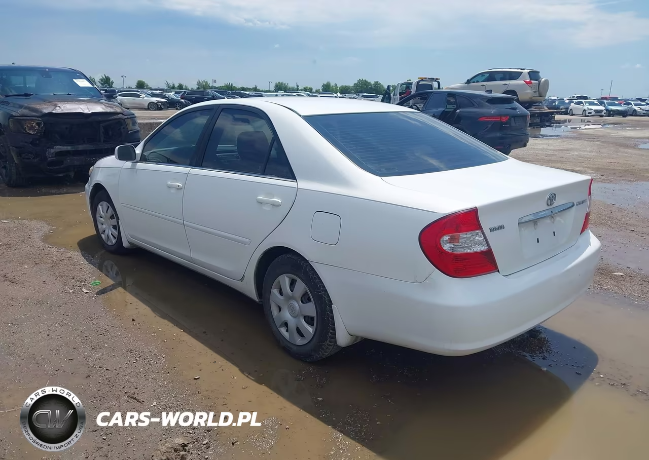 2004 Toyota Camry Le VIN:4T1BE32K74U271271 - 3